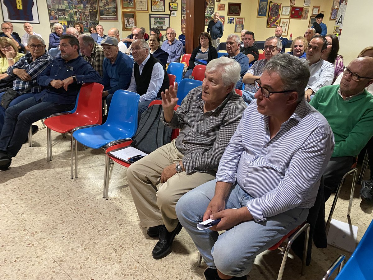 pbsantcugat's tweet photo. 💁‍♂️ La Penya Blaugrana #SantCugat, present a l’assemblea de la @FPFCBValles .

🔗 https://t.co/nG28cxIvOW .

@ppulber @haderach6q @esojsola @ConfePenyesFCB @ajsantcugat @josepmvalles @EloiRovira @culemanias @xavitorresll @CoordinadoraStC @sport @mundodeportivo @pcuencap2 https://t.co/rImQoCD98U