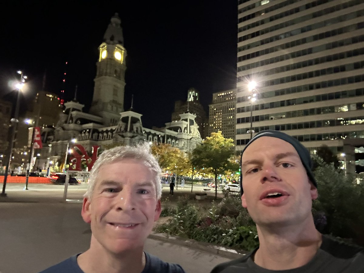 When you have a committee meeting during the fun run, you find a friend and start early 🏃🏃 #ACG2024 <a href="/AmCollegeGastro/">ACG</a>