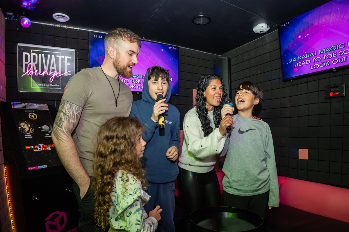 DestinationMK's tweet photo. ⛳️🎤🤩 COMPETITION 🤩🎤⛳️

Thanks to @XscapeMK you could win an amazing Family prize package:
⛳️🎤 One round of crazy golf &amp; 30 min karaoke session (4 people) @VolcanoFallsUK 
🤩 Powerband preloaded with £25 tokens for Funstation

RT to enter. Running on other social channels. https://t.co/4sOydgicOF