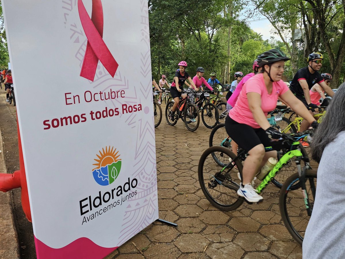 munieldorado's tweet photo. Octubre somos todos Rosa
📷Concientización sobre la detección precoz del cáncer de mama.📷
Agradecemos a todas las personas que se acercaron y a quienes hicieron posible esta jornada. Sigamos promoviendo la prevención y el cuidado de nuestra salud. ¡Juntos hacemos la diferencia! https://t.co/DVCPq8E7be