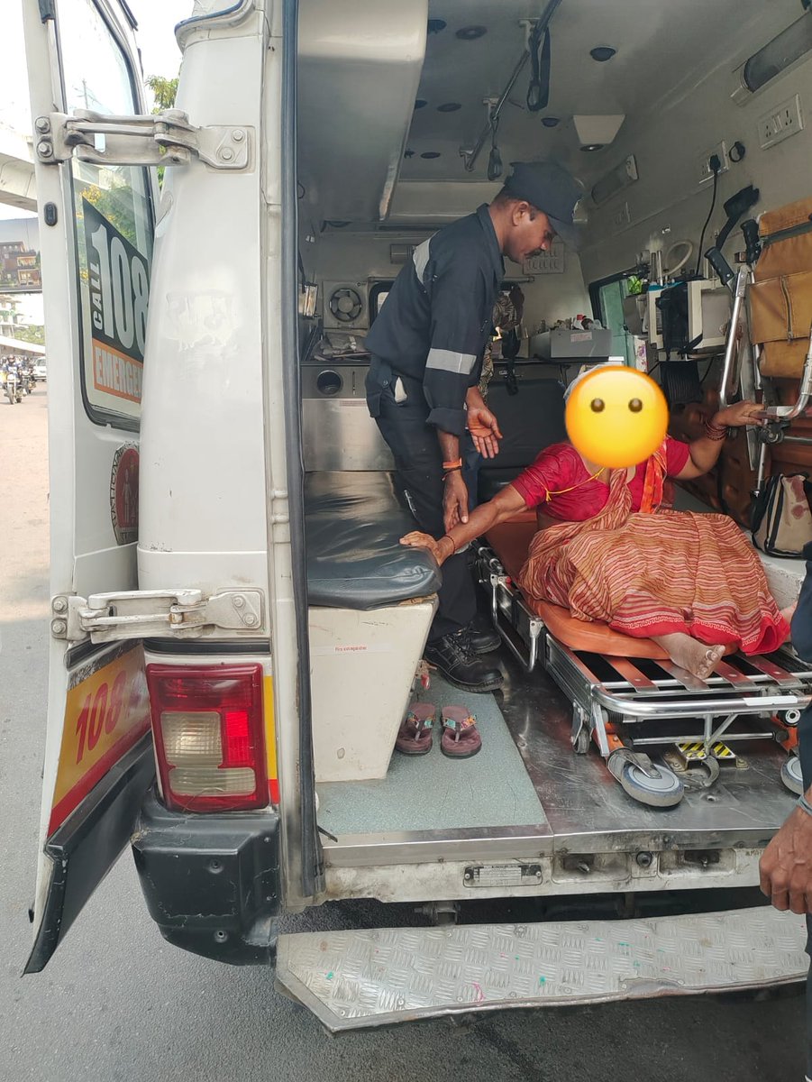 The DRF team provided first aid to the women injured in the accident at the Greenland Signal road crossing and arranged for their transport to Gandhi Hospital with the help of a 108 ambulance.
<a href="/TelanganaCMO/">Telangana CMO</a> <a href="/PrlsecyMAUD/">Secretary MAUD.</a> <a href="/gadwalvijayainc/">Vijayalaxmi Gadwal, GHMC MAYOR</a> <a href="/GHMCOnline/">GHMC</a>