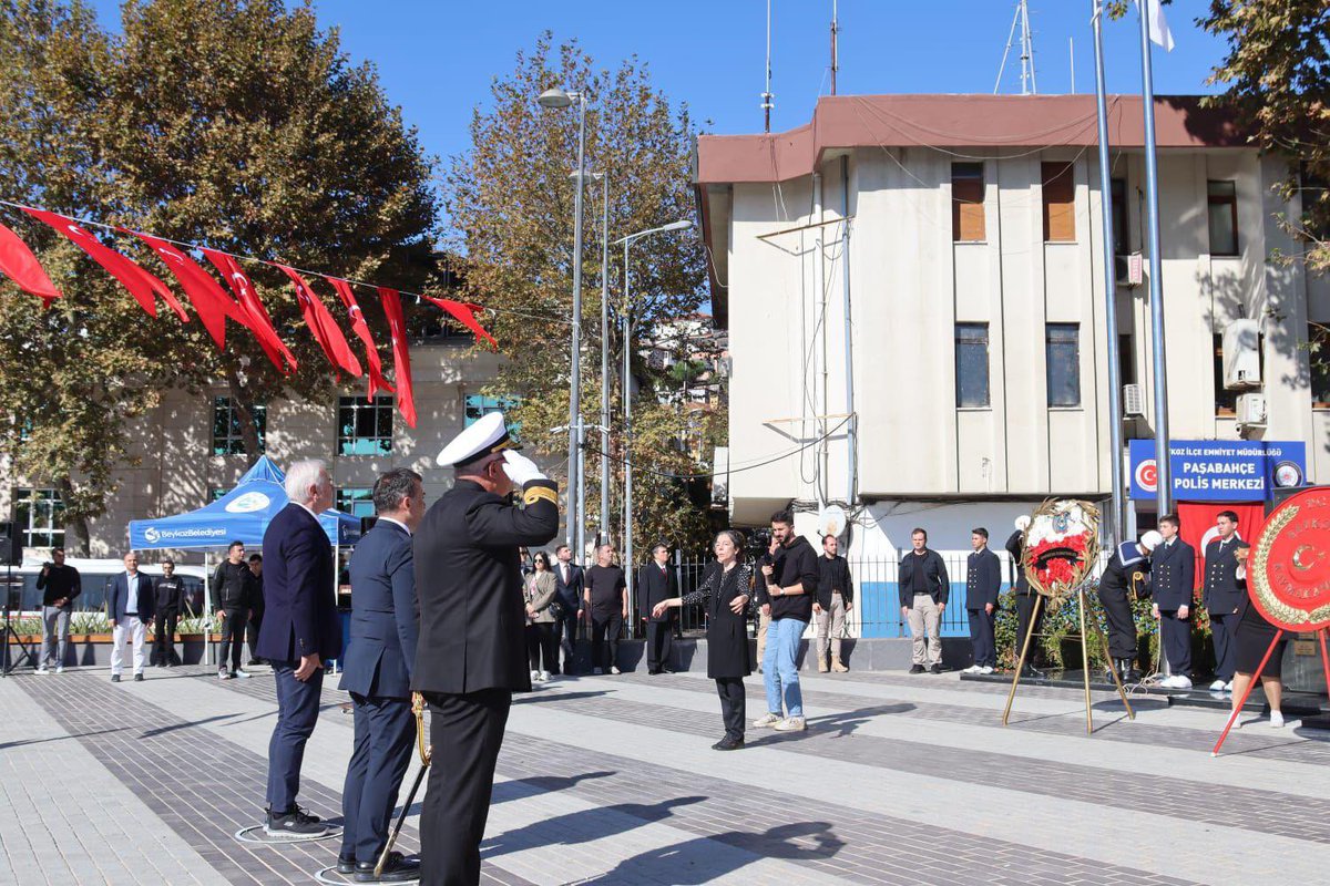 29 Ekim Cumhuriyet Bayramı Çelenk Sunumu  Kaymakamımız Sn. Faik Oktay Sözer, Garnizon Komutan Sn. Tuğamiral Selçuk Akarı, Belediye Başkanı Sn. Alaattin Köseler, Protokol Mensupları ve Siyasi Parti temsilcileri ile Beykozlu hemşerilerimizin katılımıyla gerçekleştirildi.