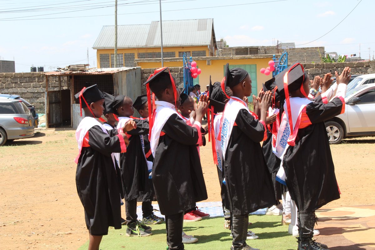 Learnademy's tweet photo. Learnademy supports our partners, learners, and parents in achieving excellence through easy and convenient online learning. We are excited to have graced the graduation ceremony for #PP2 and #grade3 learners at #RiversideJuniorAcademy in #Utawala
#easyandconvenientlearning https://t.co/8YC9f3kkrY