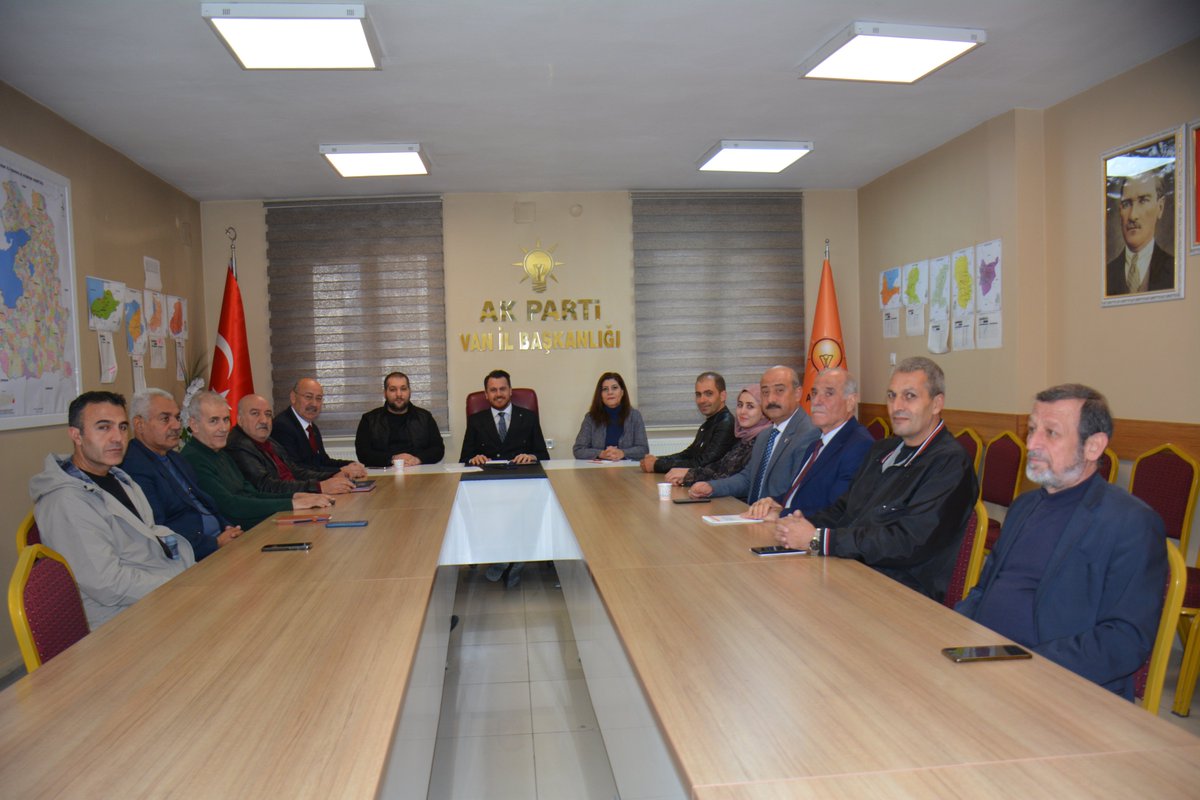AK Parti Van (@ak_partivan) on Twitter photo İl Başkanımız <a href="/emreguray65/">Emre Güray</a> riyasetinde ilçe kongrelerinin ele alındığı İl Yürütme Kurulu Toplantısı başladı. <a href="/erkankandemir/">Erkan Kandemir</a> <a href="/MSErdinc/">Mehmet Şükrü ERDİNÇ</a> <a href="/haciozkan33/">Hacı Özkan🇹🇷</a> İl Başkanımız <a href="/emreguray65/">Emre Güray</a> riyasetinde ilçe kongrelerinin ele alındığı İl Yürütme Kurulu Toplantısı başladı. <a href="/erkankandemir/">Erkan Kandemir</a> <a href="/MSErdinc/">Mehmet Şükrü ERDİNÇ</a> <a href="/haciozkan33/">Hacı Özkan🇹🇷</a>