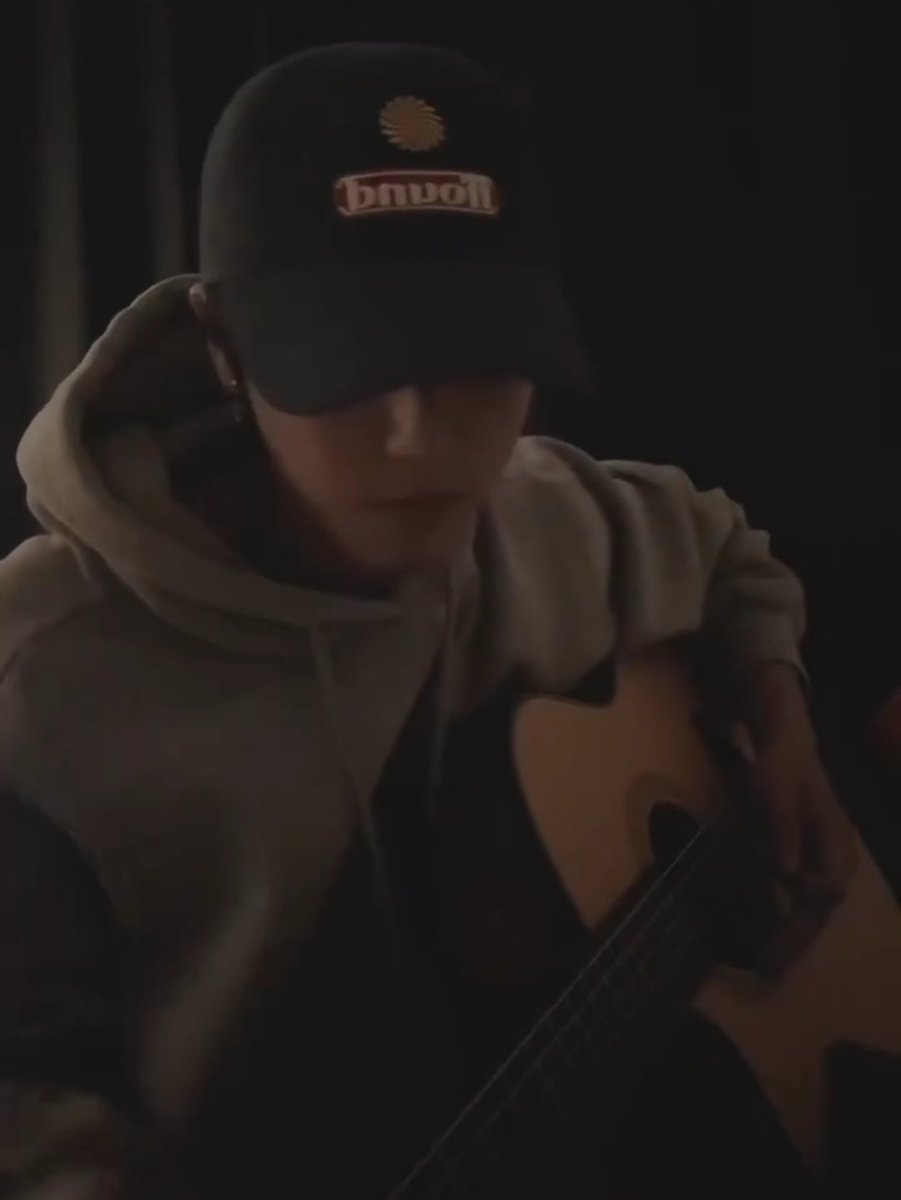 hangallery_'s tweet photo. My musician https://t.co/C6lUPVsDF1
