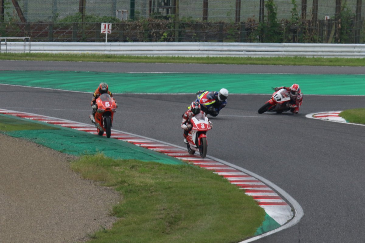 <a href="/NaokoKTM/">高杉奈緒子NAOKO TAKASUGI聴覚障害者オートバイロードレーサー</a> この段階でほぼ接触ですね・・・
↓続きます