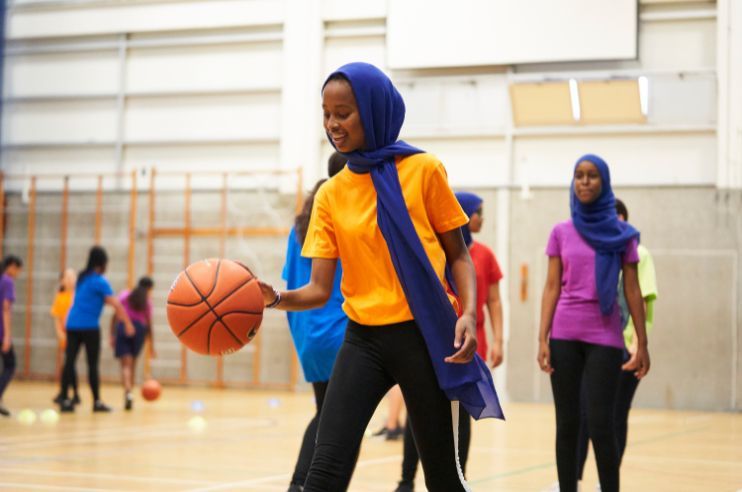 The @sport_england Movement Fund provides crowdfunding pledges, grants and support to help projects that get more people active.
🚨 Before applying, please read the funding guidance. It explains who they're looking to support and the help they can offer: 
buff.ly/3U8NLTw