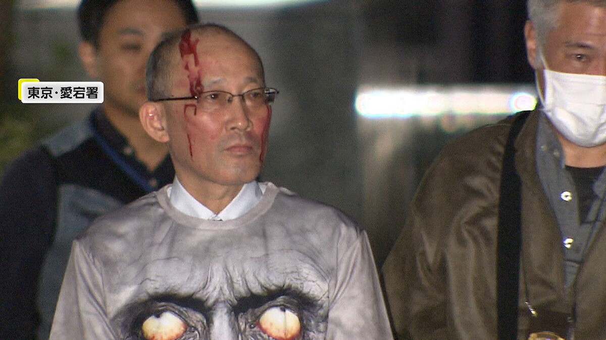 livedoornews's tweet image. 【容疑認める】キャバクラ店でコスプレ中の男らを警視庁が連行 東京・新橋
news.livedoor.com/article/detail…

逮捕されたのは従業員や店長ら4人。警視庁が行政指導のため店に立ち入ろうとしたところ、妨害した疑いが持たれている。なお、店はハロウィーンのイベント中だったとのこと。