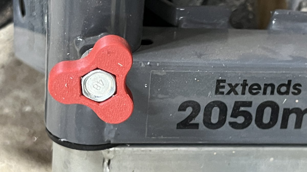 JAYTEEAU's tweet image. My mate “broke his knob”

So I modeled and printed him a new one 😂

#fusion360 #3dprinting #practicalprinting