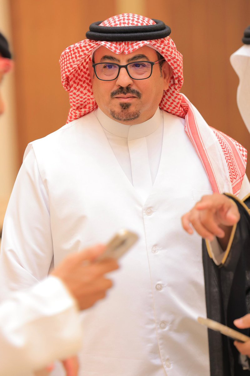 kalshrhan's tweet photo. لا تحاول تحسين صورتك لأحد.. كلنا عاديون جداً في نظر من لا يعرفنا، مغرورون في نظر من يكرهنا، جيدون في نظر من يعرفنا، رائعون في نظر من يحبنا.. https://t.co/U76KHGm1Xh