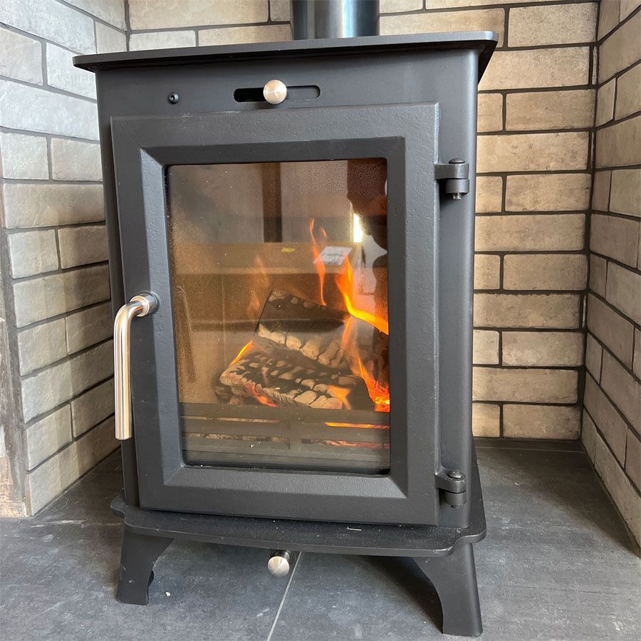 StoveWorldUK's tweet image. "⭐⭐⭐⭐⭐ Excellent stove for the price easy to install, chimney box highly recommend. Speedy delivery. Good quality product. Nice and easy instructions. Highly rated " - Naveed buff.ly/3vA7xek

#ecostove #ecoburner #logburner