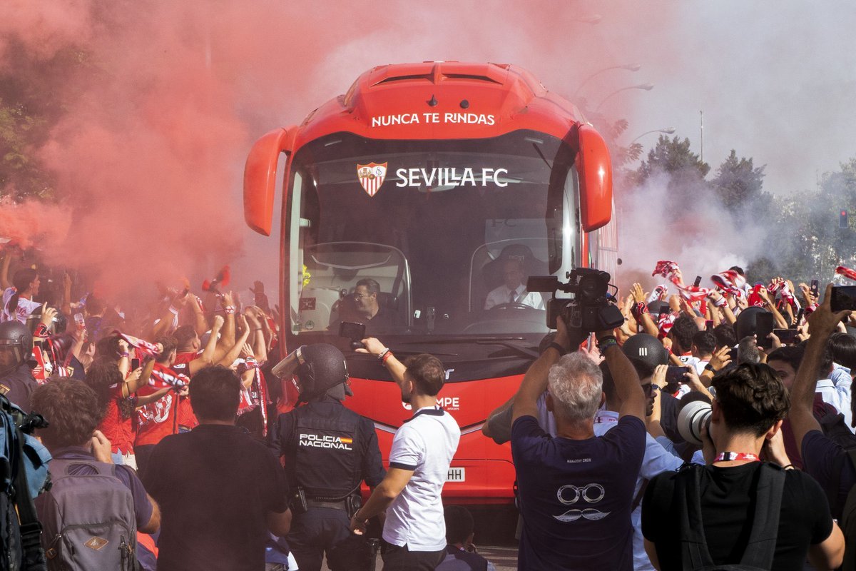 gondelahaza's tweet photo. Un tema que nos preocupa mucho a los Betic@s,nos pueden explicar desde @SubdeGobSevilla cuyo responsable es: Francisco Toscano Rodero,el porqué de la diferencia de trato en la llegada de los equipos sevillanos a su estadio?Porque el @RealBetis lo permite?motivo? Querríamos Saber https://t.co/MiZfACGawf