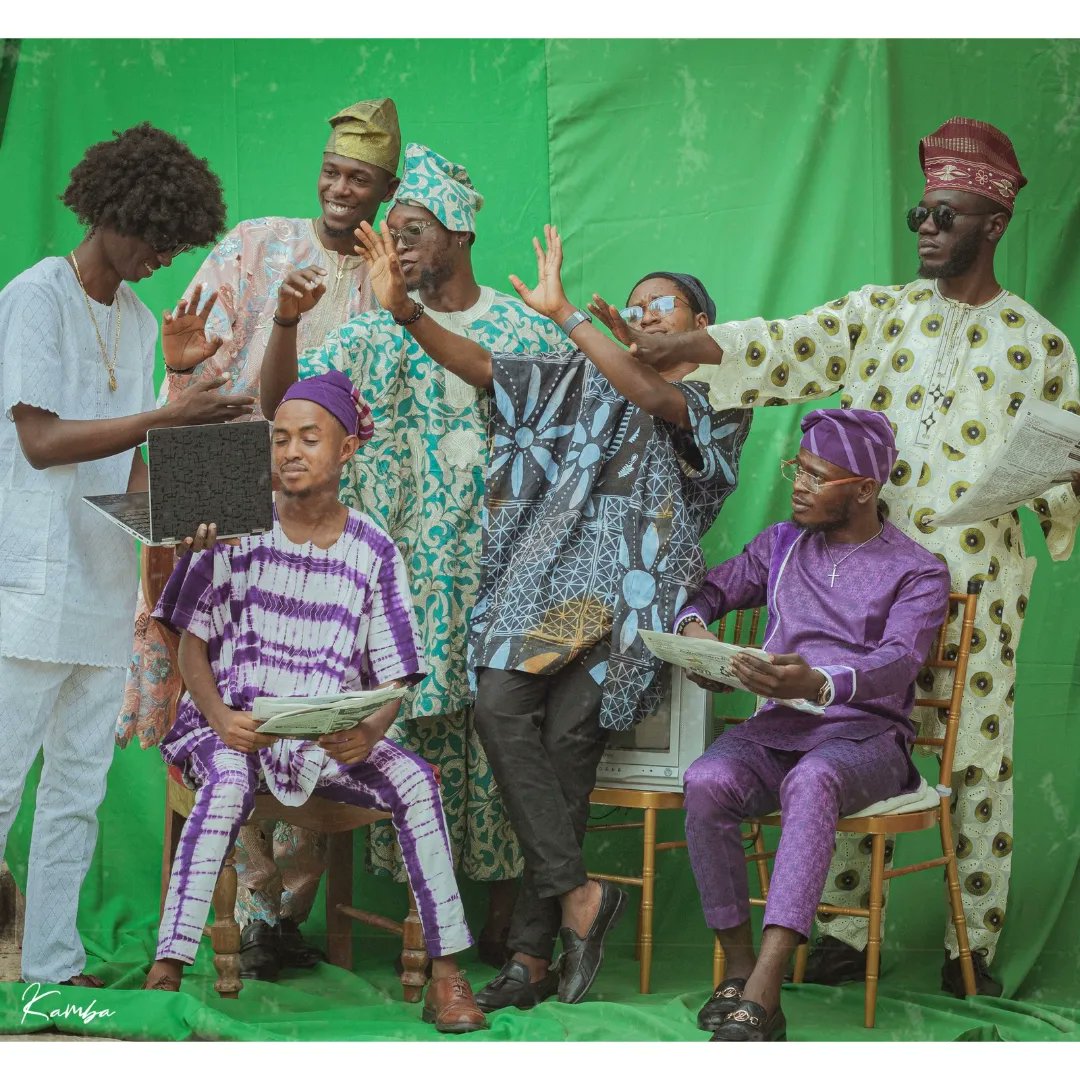 thekambaa's tweet photo. UNCLE TORONTO AND THE VILLAGE COUNCIL

What do you think happens when you try to introduce Technology to the village council?

"Toronto, ewo tun ni MacBook Pro bayi?" 
Fun mi ni iwe iroyin a na jare" https://t.co/O3KGiV1xW5