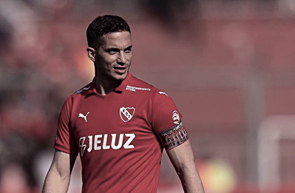 No creo ser el único que piense que el ciclo de Iván Marcone no da para más.

Que méritos hizo para ser intocable en #Independiente?

Su rendimiento es paupérrimo. No le aporta nada al equipo en la creación del juego.

Hasta Mancuello está mejor que él.

No banco que le renueven.