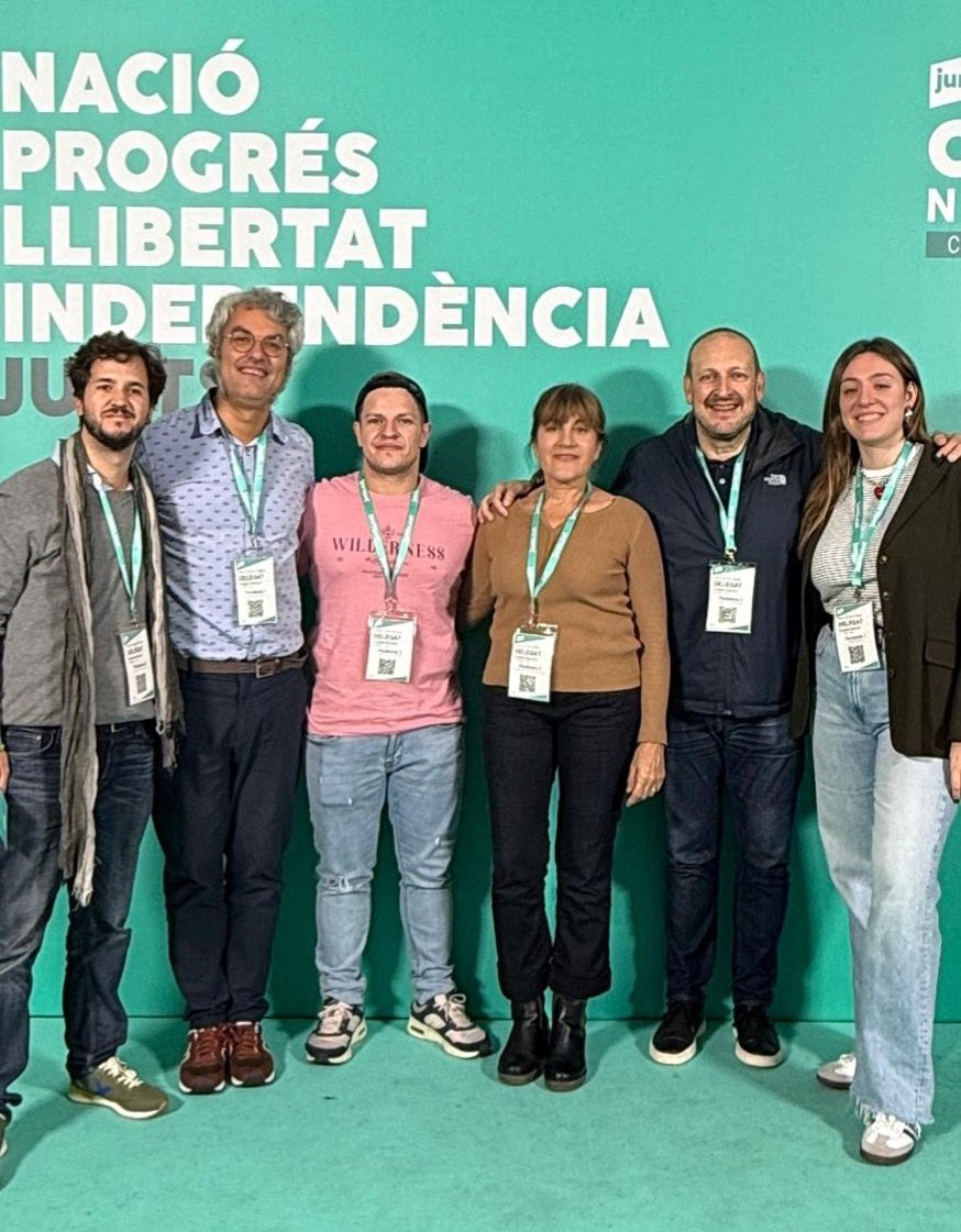 JuntsXLH's tweet photo. Aquest cap de setmana a Calella, militants de l'agrupació local encapçalada per la cap de llista @terirrubio i la @JNCLHospitalet han participat activament en les 3 ponències del Congrés de @JuntsXCat.
NACIÓ
PROGRÉS
LLIBERTAT
INDEPENDÈNCIA
#CongresJunts https://t.co/lAyR8jSbex