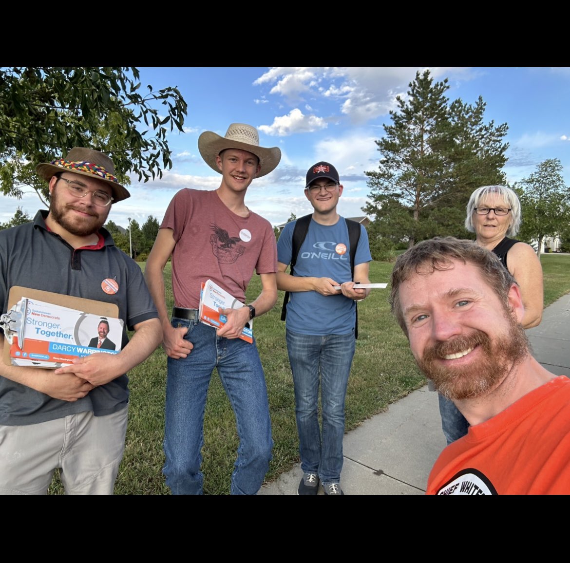 No words for the support received from family, friends, complete strangers over the last 15 months.

We’ve talked to over 7800 people &amp; every person in each photo made such a generous contribution of time/hard work to turn #yxe Stonebridge orange today for <a href="/Sask_NDP/">Saskatchewan New Democrats</a> 

THX!