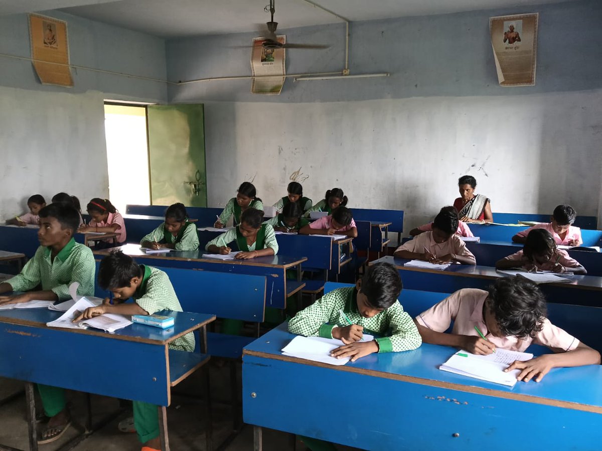 devashishm24008's tweet photo. #MummyPapaVoteDo
@ceojharkhand
@ECISVEEP
माता पिता को पत्र लिखते हुये ,
#मतदाता जागरूकता
#vidhansabhaelection2024 https://t.co/b0ZFHemf2b