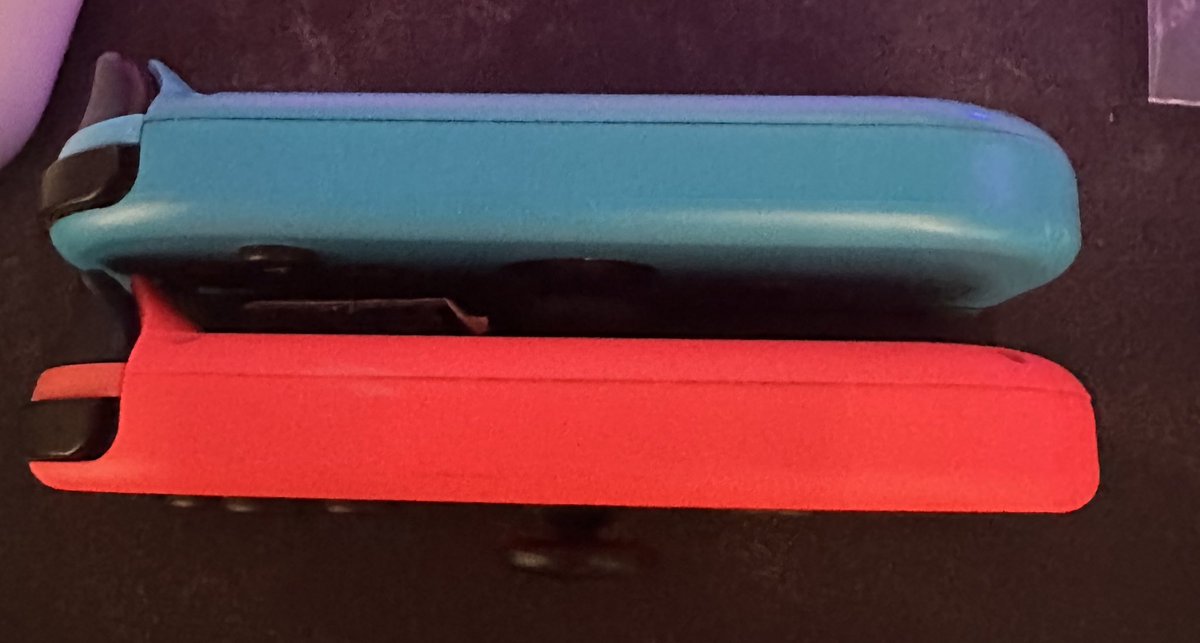 5eils's tweet photo. SPEEDRUNNERS OF TWITTER (specifically smg1 speedrunners) 

i have made a thing, I don’t think anyone else has made afaik

2x right joycon rail for 2p speedrunning

anyone interested ? https://t.co/jxX99DFWuk