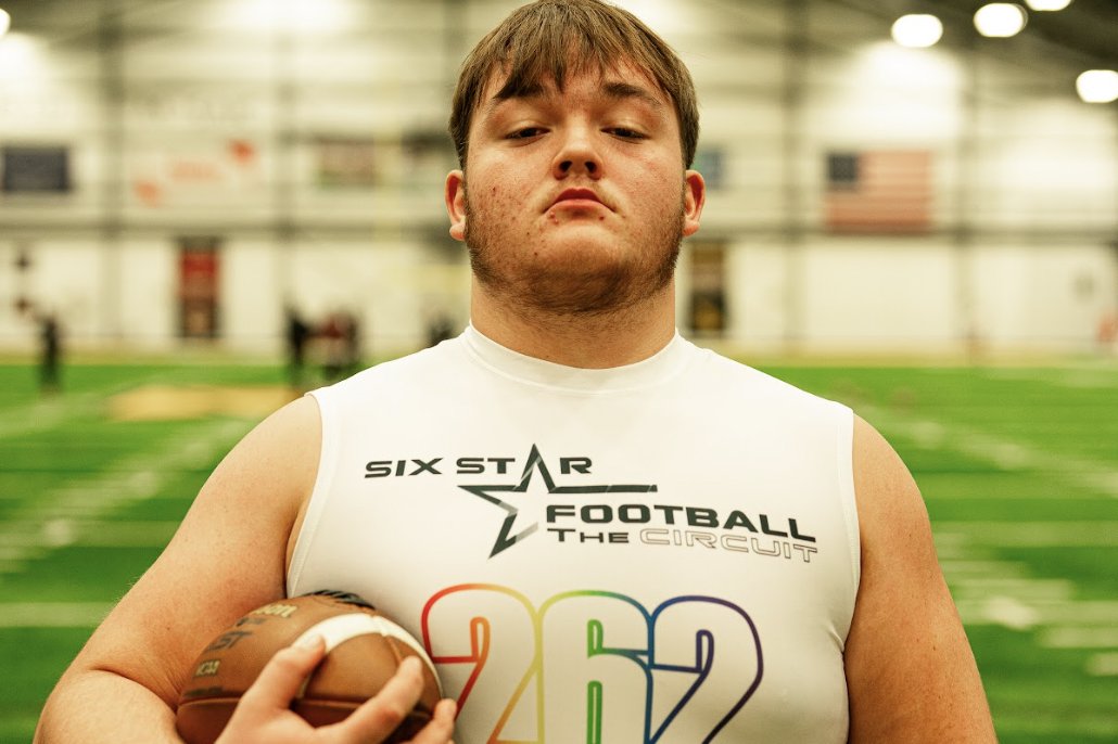 Excelsior Springs 2025 DL Justin Wright <a href="/justin_w75/">Justin Wright</a>  is putting together a strong senior season!

⭐️Was a standout last spring at the Midwest Showcase last year!

⭐️Has drawn offers from SBU, William Jewell, Westminster, Dakota State

hudl.com/profile/149340…