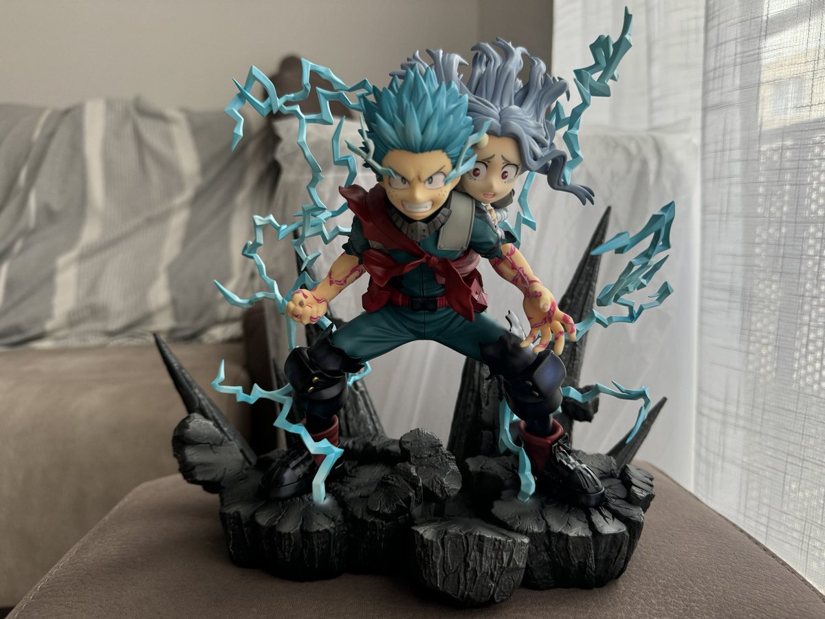 Hirakinuki's tweet photo. je viens de recevoir la S-Fire de Izuku avec Eri ! https://t.co/6t0tiYFlwr