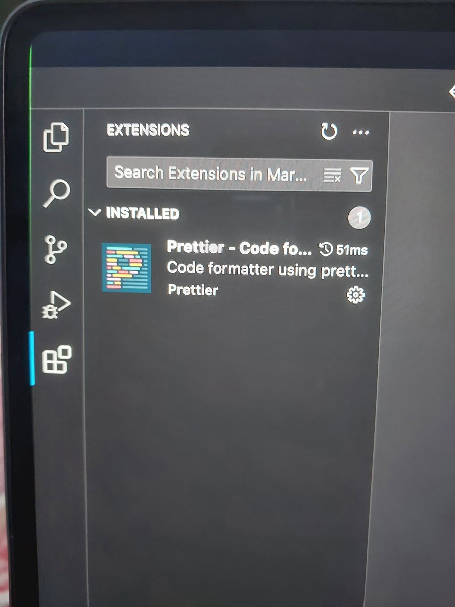 samytarry's tweet photo. Bought my MacBook Air M2 from Flipkart's Big Billion Days sale, delivered on Oct 1.

I'm not sure maybe after updating to Sequoia, a small green line sometimes appears in the upper left corner and then disappears.

Seeking help from Apple to resolve this issue.
@AppleSupport https://t.co/eRJjqBOOag