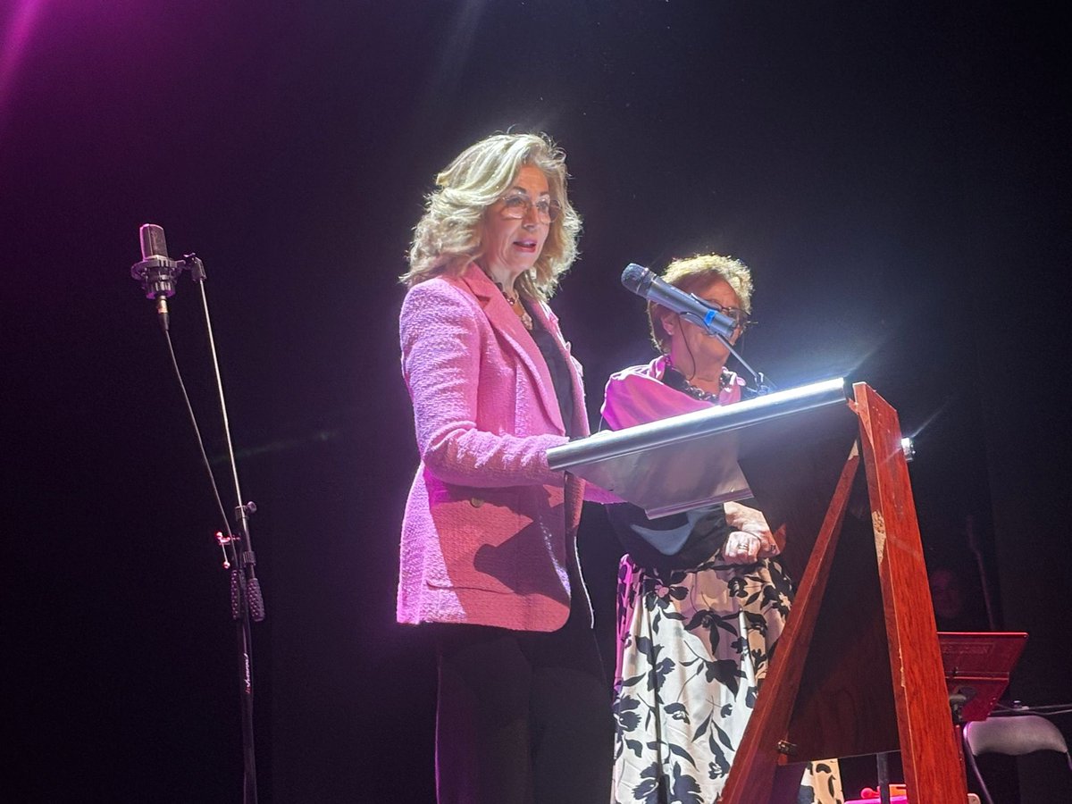 ppvaldemoro's tweet photo. 🙌 Espectacular concierto benéfico, organizado por la agrupación de #Valdemoro de @ContraCancerEs por el #DíaMundialdelaLuchacontraelCáncerdeMama.

Nuestro reconocimiento, especial a @josefinie, por su entrega y labor incansable. Por apostar por una causa que debe ser de todos. https://t.co/gq2ECN7Lon
