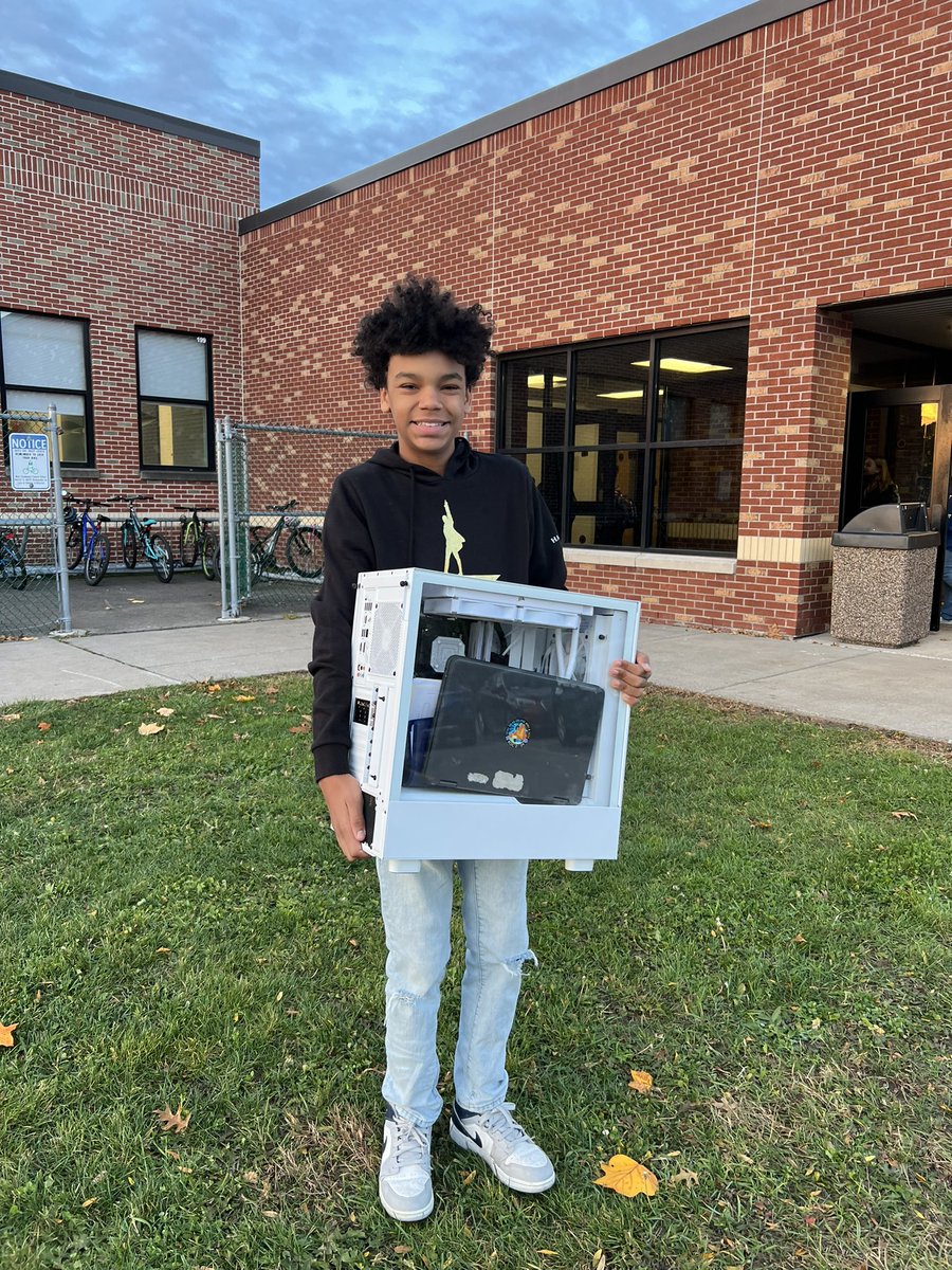Spirit Week kicks off with “Anything But a Backpack” Day! Myles brought his belongings in a PC! <a href="/AkwaaJoyce/">Joyce Akwaa</a> <a href="/WestIrondequoit/">West Irondequoit CSD</a>
