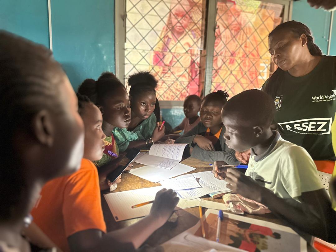 WorldVisionCAR's tweet photo. "Parents play a crucial role in ensuring schools provide nutritious meals for us," stated Maeva. Alexandre, Advocacy Lead, highlighted the pivotal role of children's voices in addressing malnutrition and #hunger.
2/3🔽🔽 #SDG2 #Enough #WorldVisionCAR https://t.co/Krx4JeDVDJ