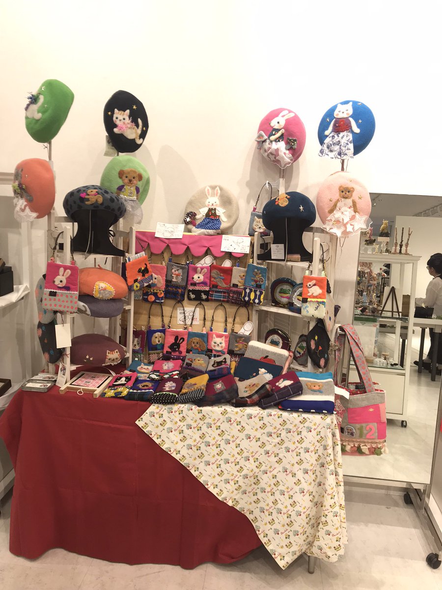 paopaoroom's tweet photo. 今日、フラフラっと可愛いからってお客様が入ってきてくれました。ありがとうございます💕
被ると更に可愛い❤️って聞こえてきますよ。勇気を持って被って下さいね。
『スモールアニマル動物園』
11/1までNanba Marui 1F
Event Space
#難波 #マルイ #belet https://t.co/ZfaK5kC0b8