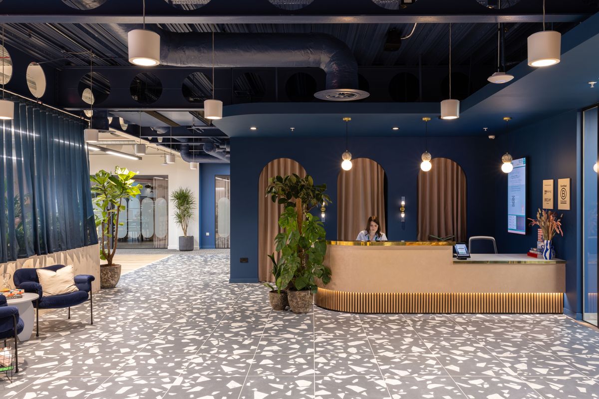 Architizer's tweet photo. Sustainability drives this co-working space, with recycled materials and pre-loved furniture complementing flexible spaces and local design elements.

Details: https://t.co/bx2lSS110S |📍Manchester, UK #ProjectOfTheDay #ArchitizerAwards https://t.co/nE5gkR8RWG