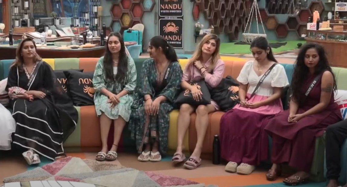 rinasahm's tweet photo. நான் இப்போ குறூப்ல இல்லனு ரெஜிஸ்டர் பண்றாங்களாம்
#BiggBossTamil8 #BiggBoss8Tamil https://t.co/bh4yM2QV3O