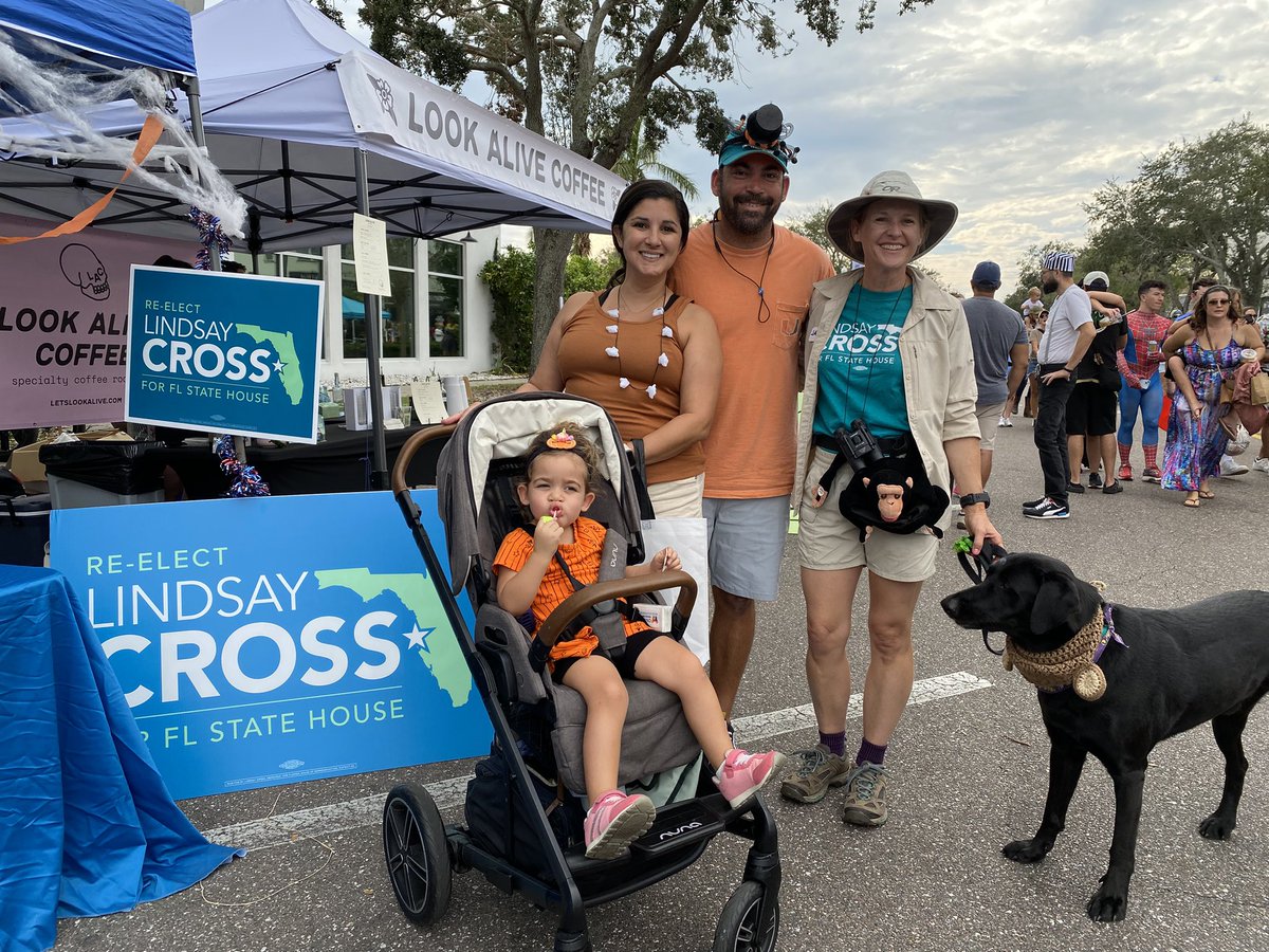 LindsayCrossFL's tweet photo. We had so much fun at #HalloweenonCentral. In addition to the #costumes and #candy, we had real conversations about this election and what Iโve been doing for the people of District 60. Thanks to all that stopped by!
#crossforflhouse #halloween #stpete #janegoodall https://t.co/eZDkmlo9lY