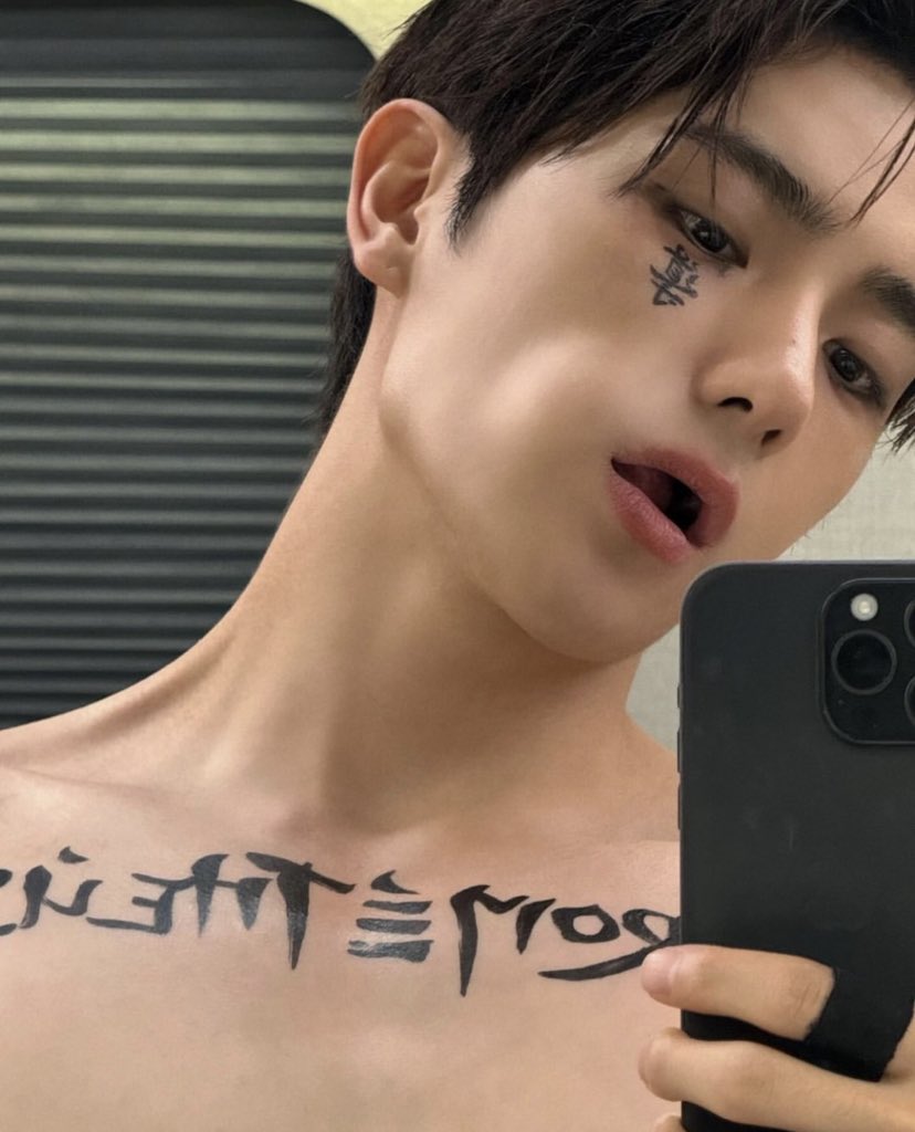 1uvmysun's tweet photo. 이건뭐에요오빠? https://t.co/yz0D8K8wnl