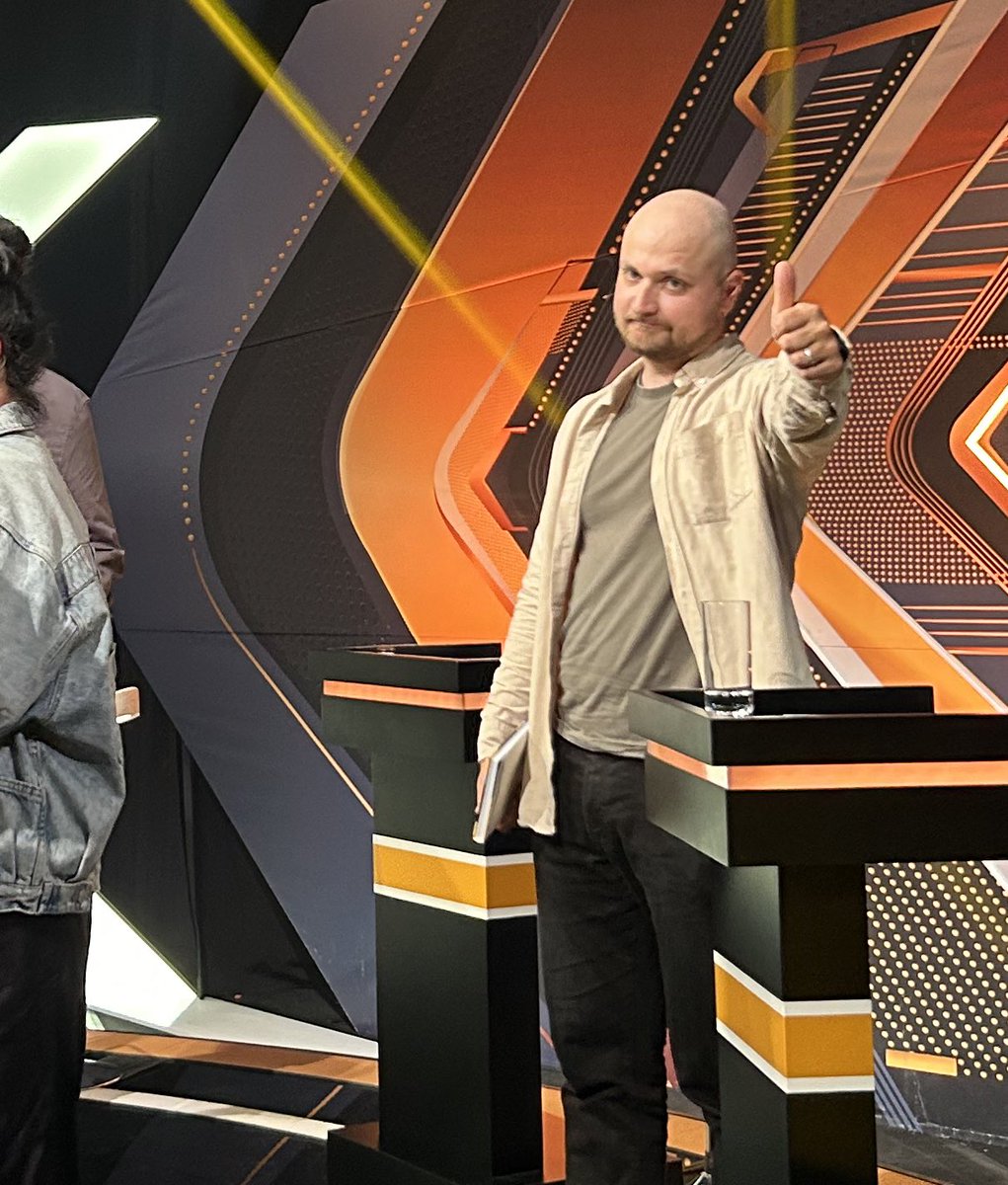 Ieslēdzam arī šovakar, 21:10

Man būs cits krekls