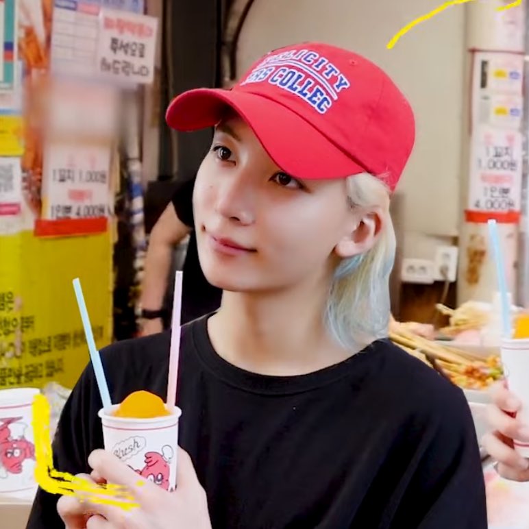 sounds_of_cheol's tweet photo. jeonghan 🍊🖤 https://t.co/5EjfsUzMI0