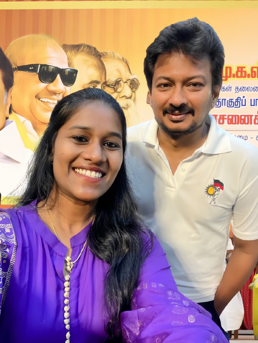 nive_jessie's tweet photo. Selfie with our deputy chief minister 🫶🏻♥️ @Udhaystalin https://t.co/MfegnWfCmx