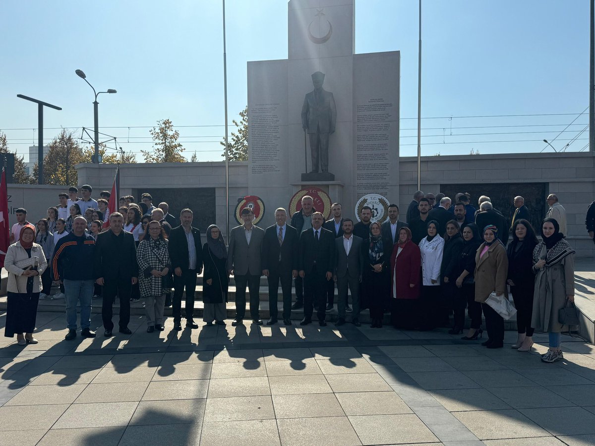 Cumhuriyetimizin 101. yılı kutlamaları kapsamında, Valiliğimiz tarafından düzenlenen çelenk sunma törenine katılım sağladık.
29 Ekim Cumhuriyet Bayramımız kutlu olsun! 🇹🇷