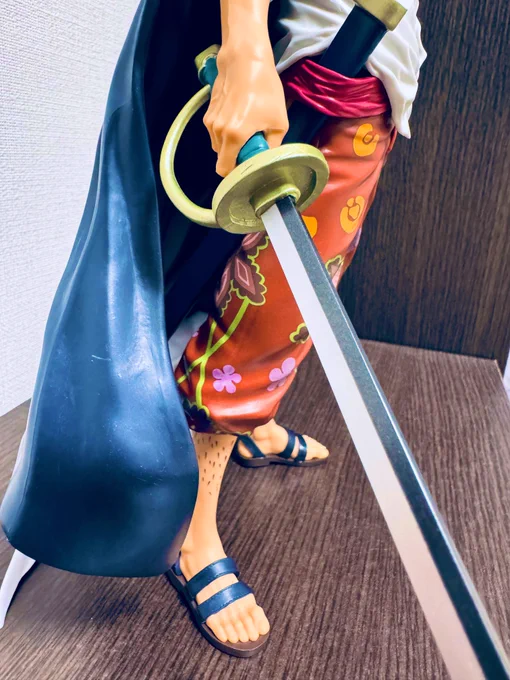 持ってる中でトップレベルに好きな顔の良さ&手足の造形あぁあ大頭ぁ…好きだ〜ちゃん付けではとてもじゃないけど呼べねぇよ 