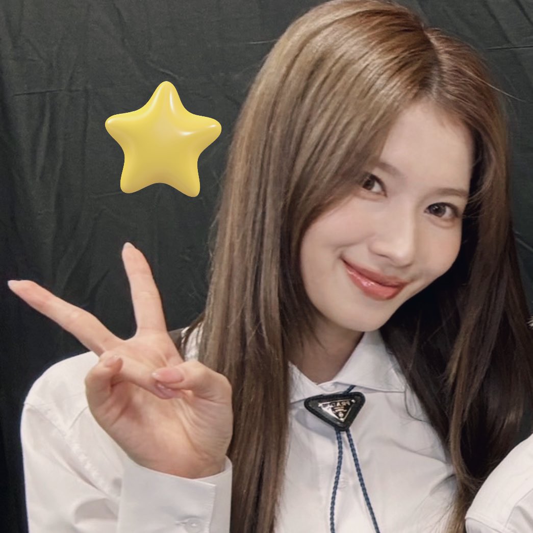 さなちゃーん今日もかわいかったよ♥
新曲のidentityもカバー曲のnew lookも最高でした🖐🏻♥️
日曜日会えるの楽しみにしてるよ🎶🌟