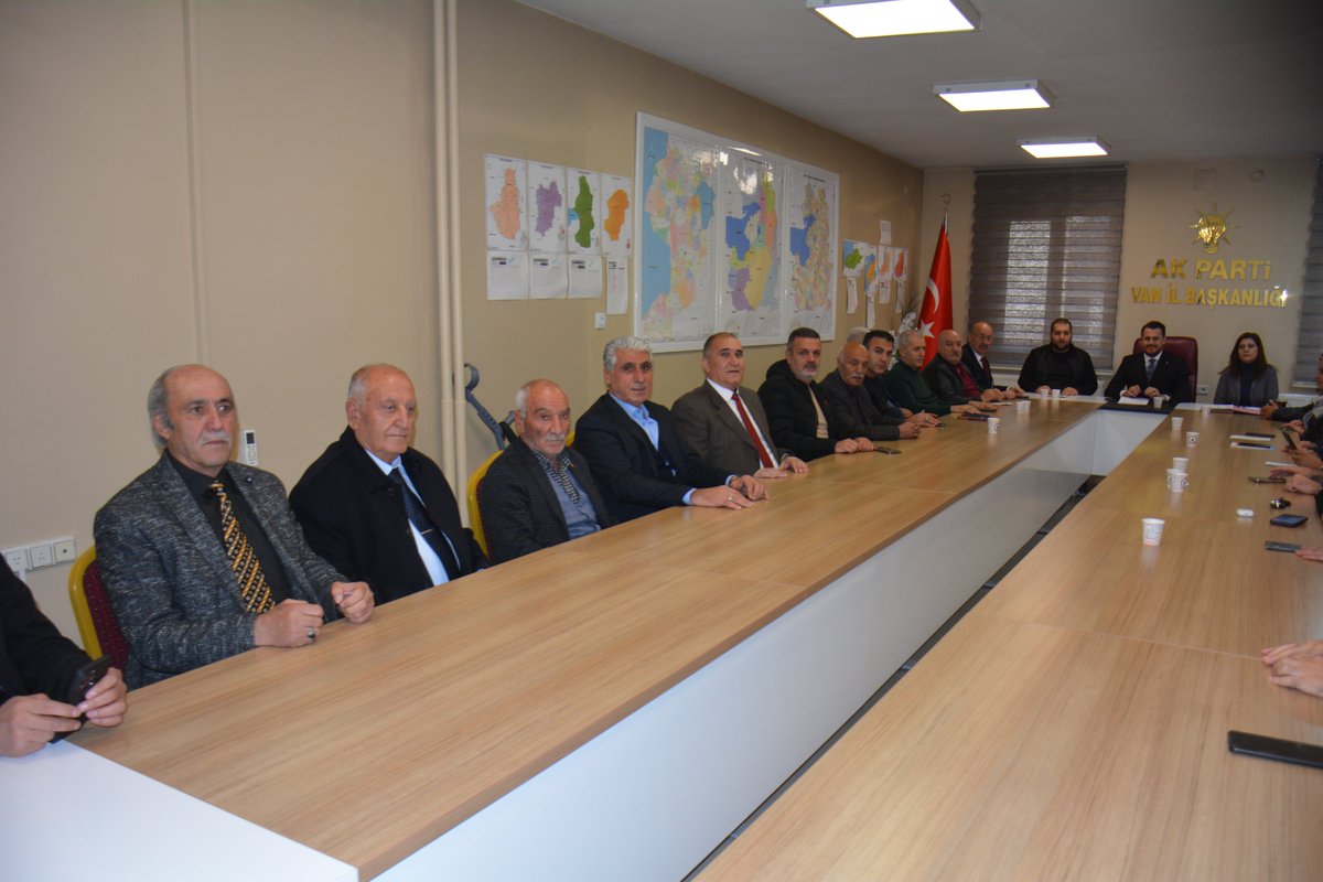 AK Parti Van (@ak_partivan) on Twitter photo İl Başkanımız <a href="/emreguray65/">Emre Güray</a> riyasetinde haftalık İl Yönetim Kurulu Toplantısı Başladı.
<a href="/erkankandemir/">Erkan Kandemir</a> <a href="/MSErdinc/">Mehmet Şükrü ERDİNÇ</a> <a href="/haciozkan33/">Hacı Özkan🇹🇷</a> İl Başkanımız <a href="/emreguray65/">Emre Güray</a> riyasetinde haftalık İl Yönetim Kurulu Toplantısı Başladı.
<a href="/erkankandemir/">Erkan Kandemir</a> <a href="/MSErdinc/">Mehmet Şükrü ERDİNÇ</a> <a href="/haciozkan33/">Hacı Özkan🇹🇷</a>