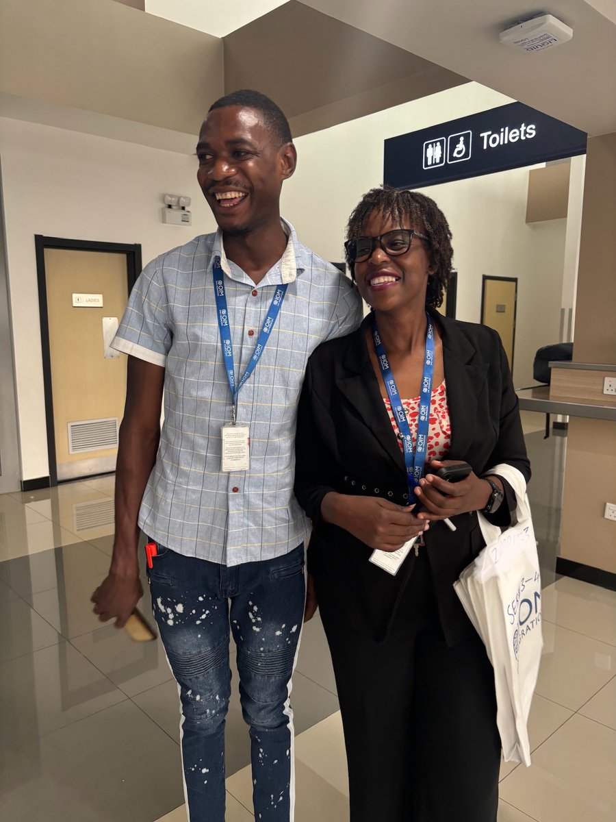 DianaCartierOIM's tweet image. IOM staff accompanying a family for their new journey to Canada 🇨🇦 as resettled refugees. Always so special to witness this incredible moment in someone’s life. @IOMZimbabwe