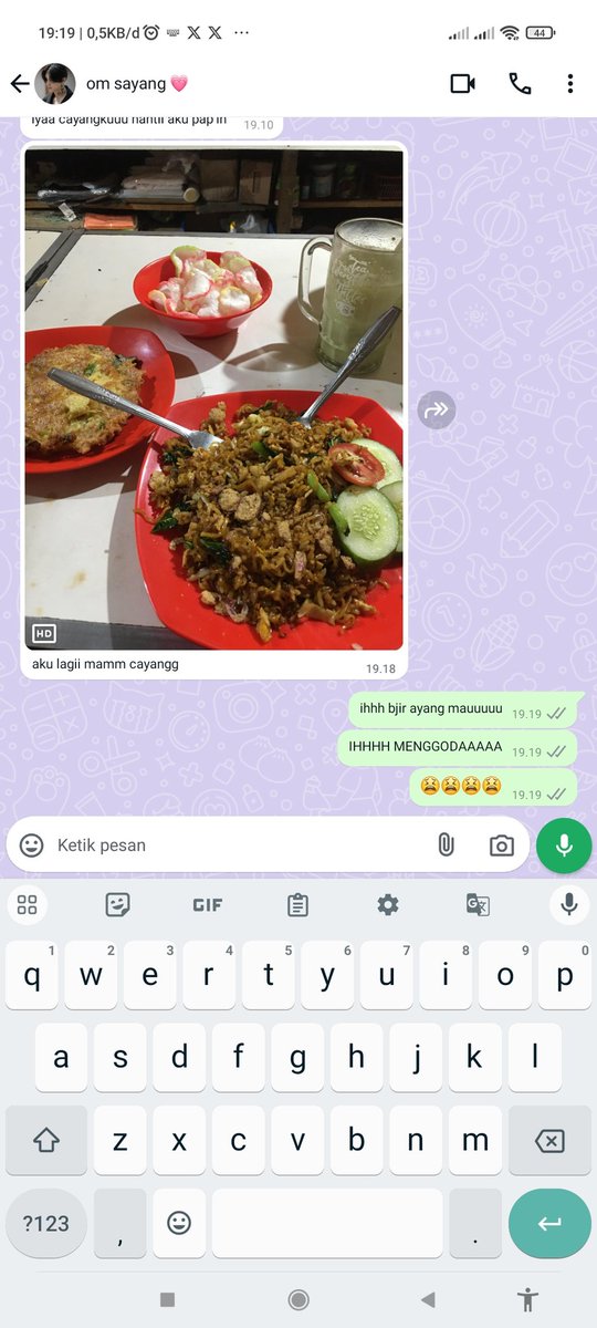 bbyishines's tweet photo. tu kannn makanan yang dia pap mah keliatan enak semua https://t.co/5WaZJXAaVm