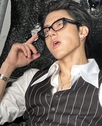 this hyunjae:                                with this eric: