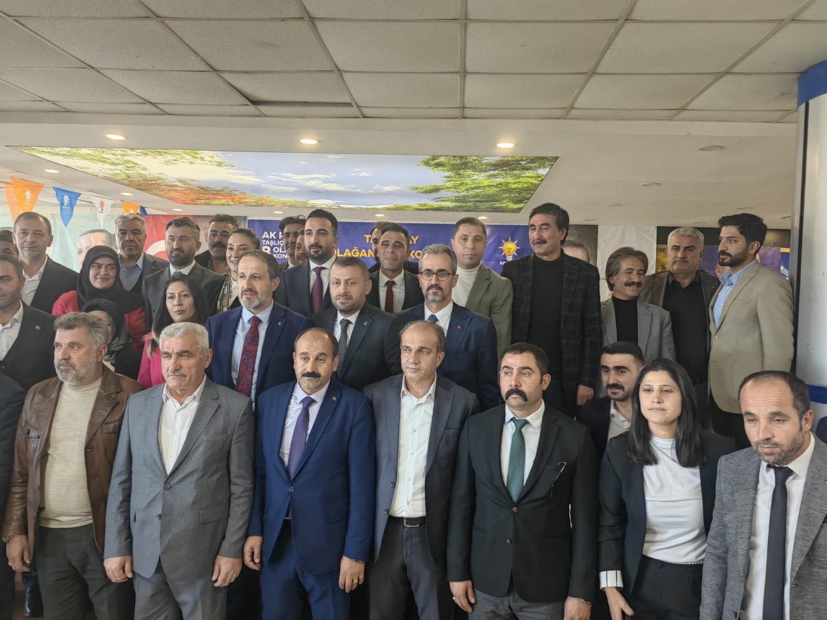 📍Ağrı / Taşlıçay 
 8. Olağan Kongrelerimiz kapsamında Taşlıçay İlçe Kongremizi coşkuyla tamamladık.
Güven tazeleyen İlçe Başkanımız Sayın Ümit Deniz ve Yönetimini tebrik ediyor başarılar diliyorum.