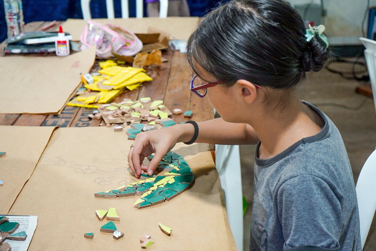 MuniEncarnacion's tweet photo. 🎨El Centro municipal de Arte fue sede del programa "Exploradores" impulsado por la organización #AbriendoCaminos que convocó a más de 200 niños y niñas de diferentes ciudades.

🤩 En esta edición, participó la artista plástica Liliana Sykora, con obras dedicadas a la naturaleza https://t.co/2jtvSQtmIl