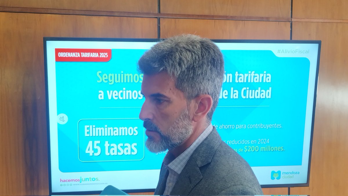 MATIPASCUALETTI's tweet photo. El intendente de @ciudaddemendoza, @UlpianoSuarez elimina 45 tasas municipales. "Pasamos la bordeadora, no es la motosierra, pero ayuda bastante al vecino", dijo en conferencia de prensa. @radionihuil https://t.co/AsAK33fCkh