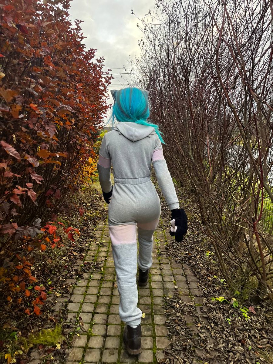 Hikarinaka's tweet photo. Just returned from an offmeet at a lovely cottage with friends 
#kigurumi https://t.co/IQ0ujJMABv