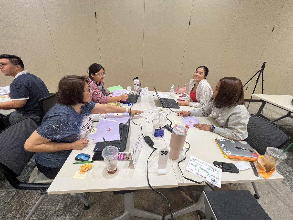 Biliteracy Reading Academy participants modeled alphabet knowledge activities. Great learning day! #WeAreAlief <a href="/AliefLearns/">AliefLearns</a> <a href="/AliefISD/">Alief ISD</a>