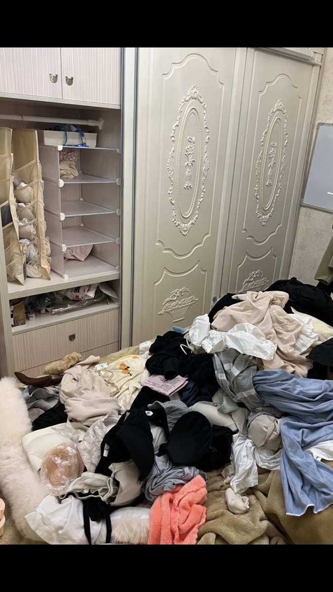 又该整理衣服了，好烦
没衣服穿啦