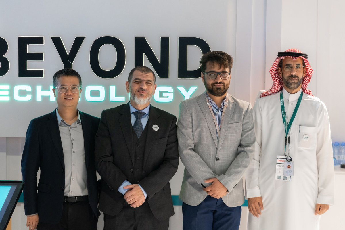 beyondtechksa's tweet image. جانب من مشاركتنا في معرض @seamlessMENA اليوم الثالث والأخير 
سعدنا باستقبال الزوار واستعراض حلولنا الرقمية 

#Beyondtechnology  #seamless #SeamlessKSA #Seamless2024 
#بيوند_تكنولوجي #سيملس #التجارة_الرقمية